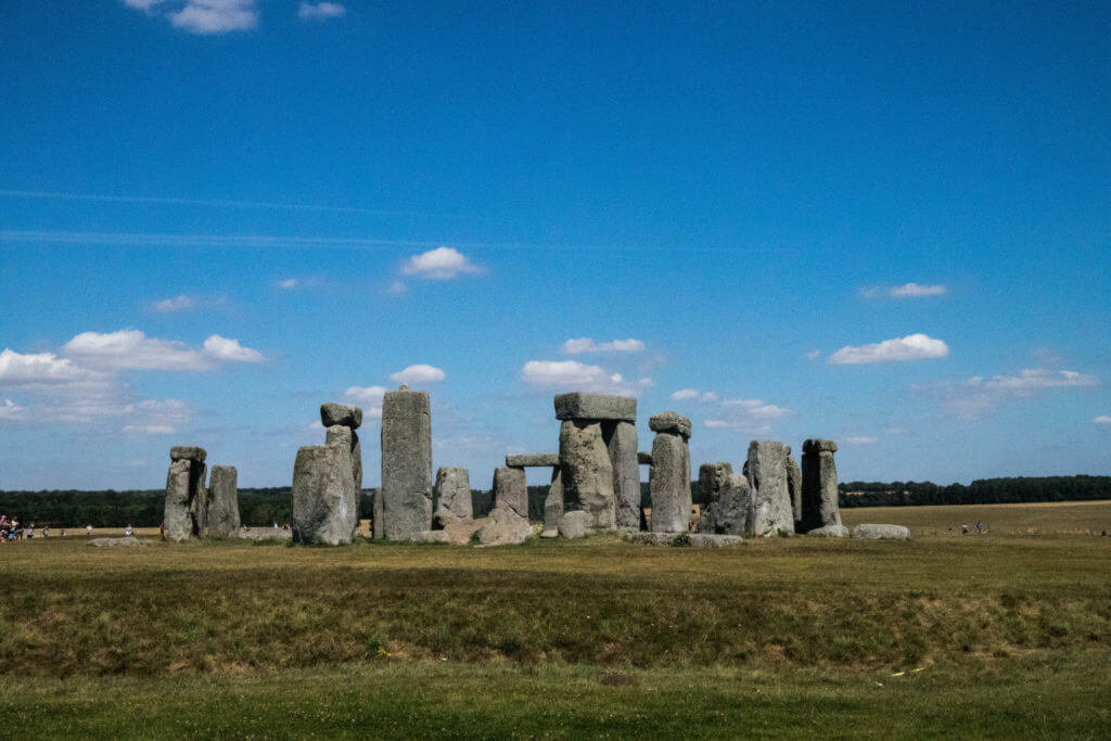 Samen met duizenden bezoeker per dag kun je Stonehenge bekijken